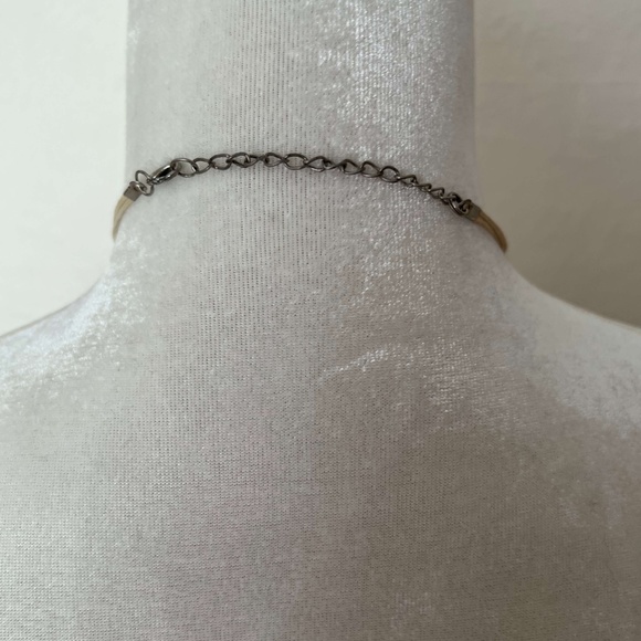 VINTAGE: Plastic / Lucite Bead Necklace - Picture 5 of 7